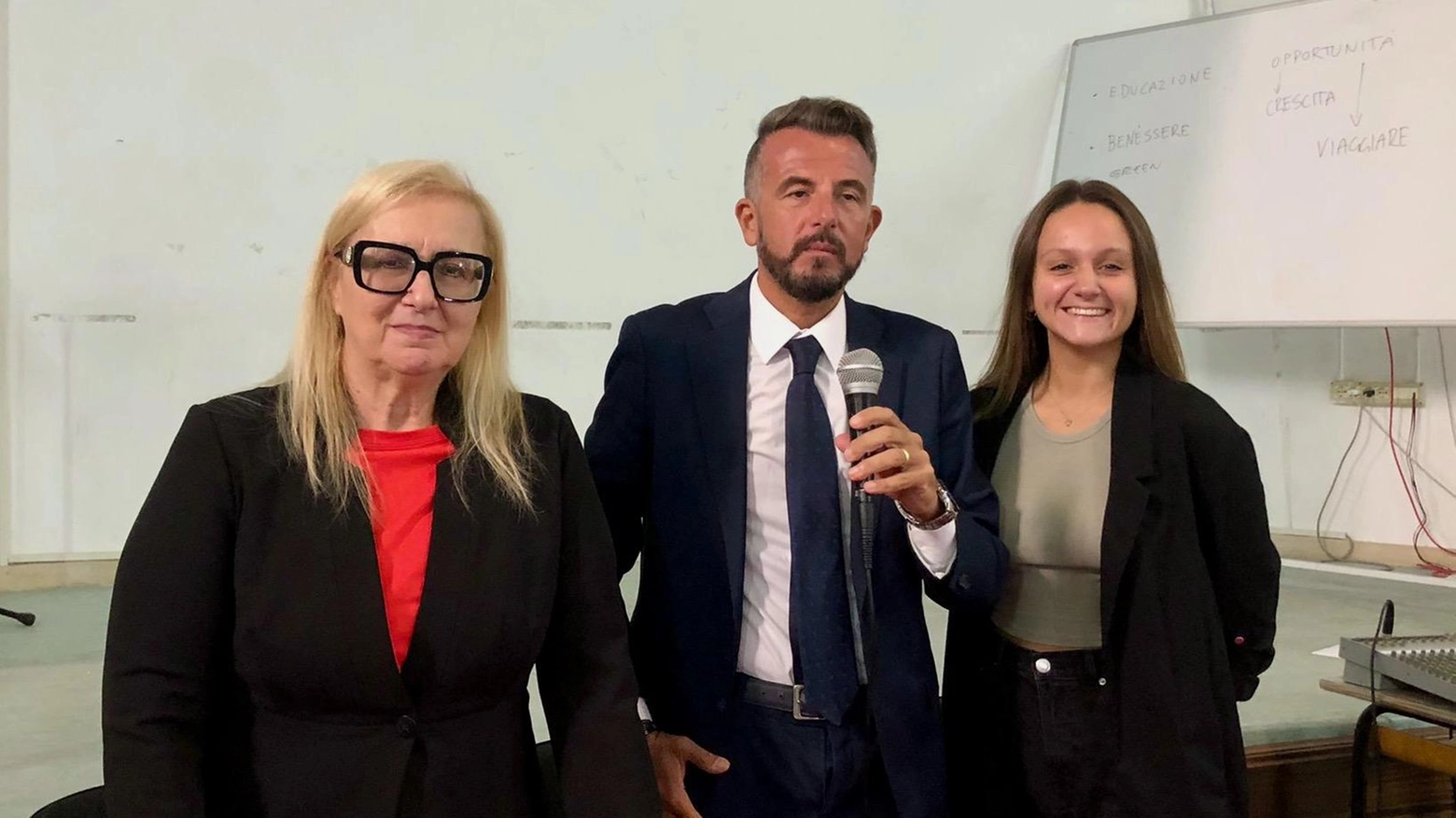 Gli studenti a lezione di risparmio energetico da Noxerior Gli studenti a lezione di risparmio energetico da Noxerior