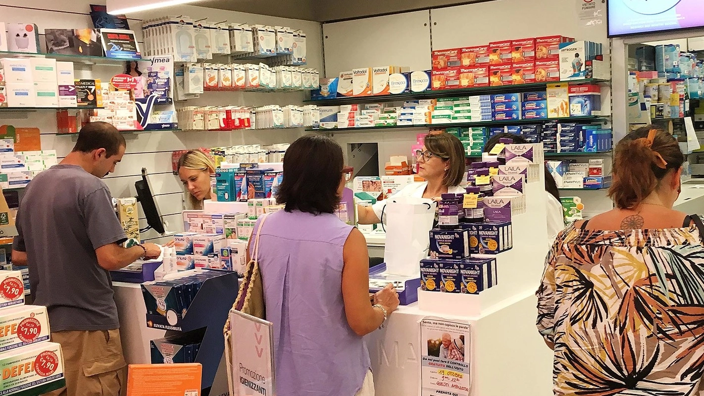 Una farmacia (foto di repertorio) Una farmacia (foto di repertorio)