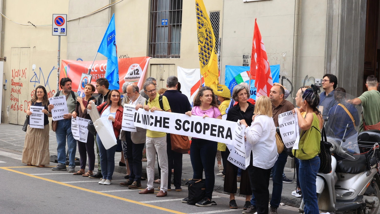 Liceo Michelangiolo: sciopero di un’ora e presidio (foto NewPressPhoto)
