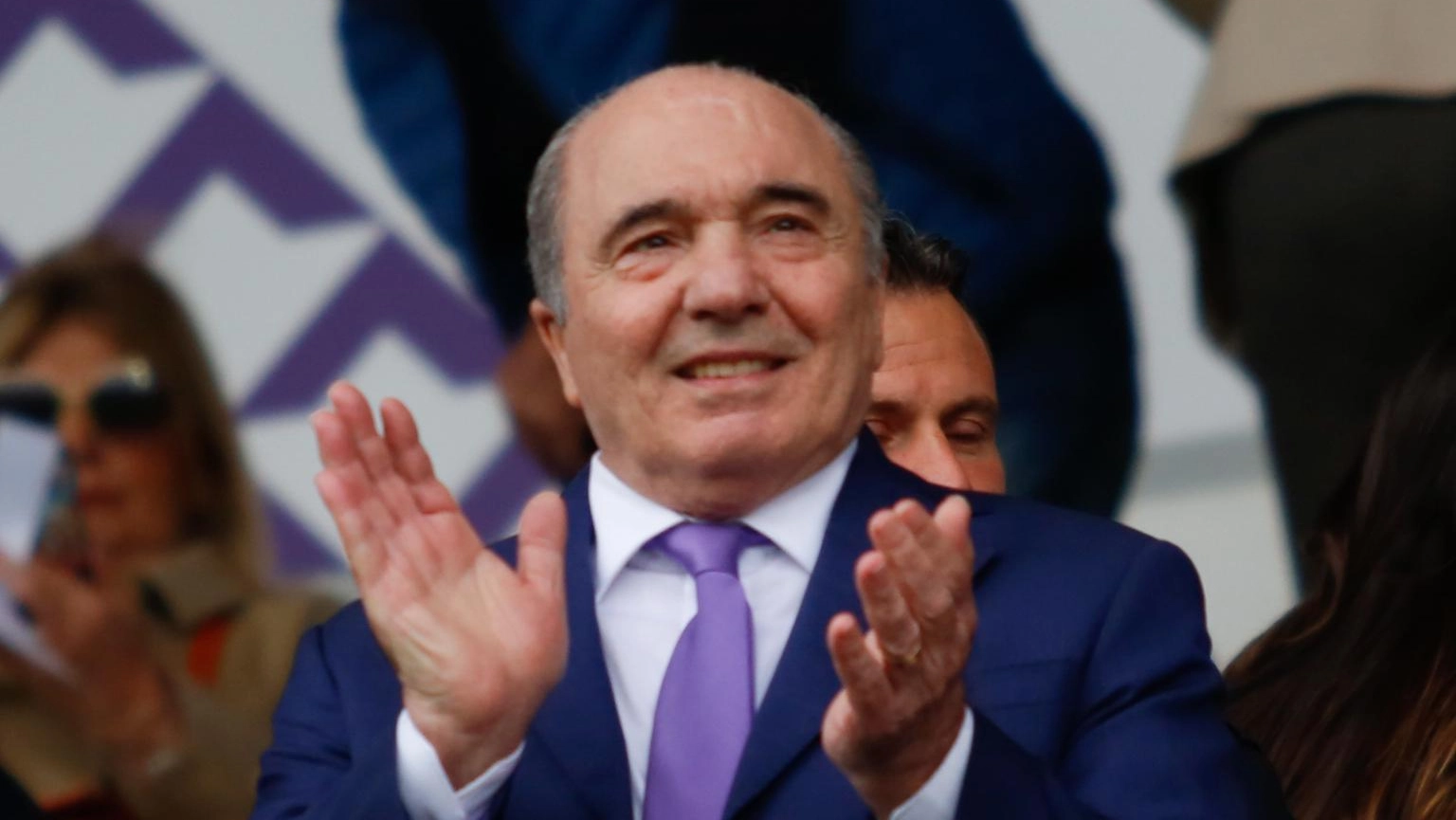 Commisso negli spogliatoi per ringraziare la squadra. “Testa a campionato e Praga”