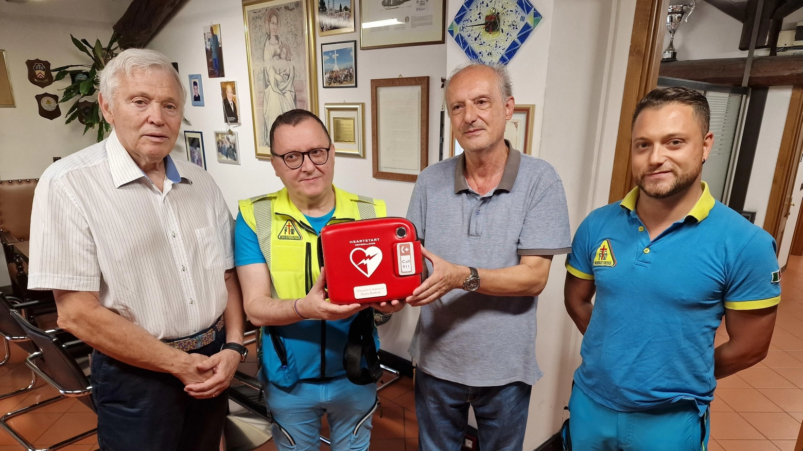 Nuovo defibrillatore alla Misericordia  Il bel gesto della famiglia Palumbo