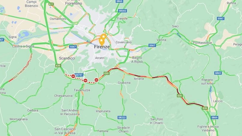 In rosso il lungo tratto di code intorno a Firenze Sud (da Google Maps)