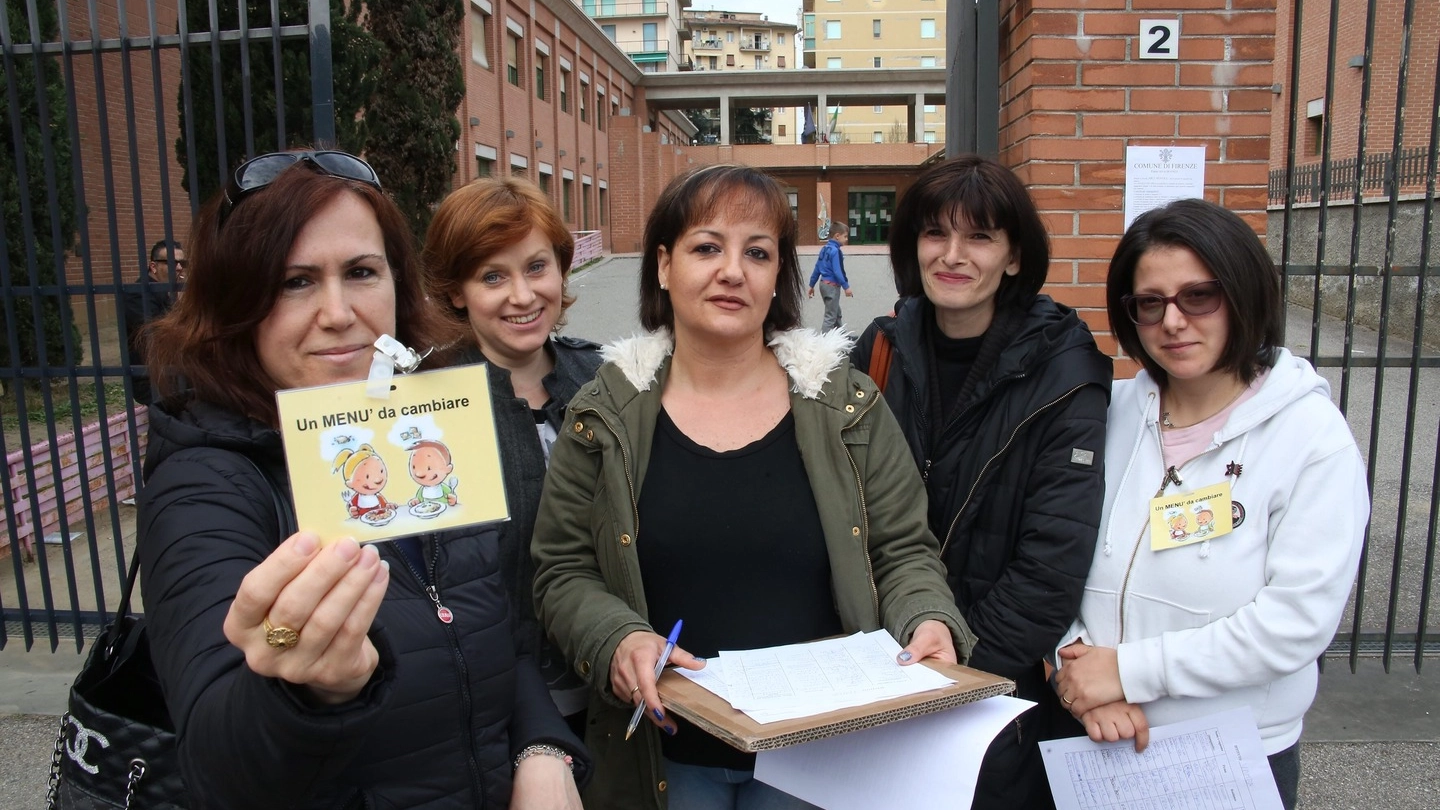 Alcune delle mamme che protestano (Gianluca Moggi / New Press Photo)