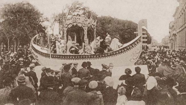 Nel 1873 la prima sfilata di carrozze addobbate Fu l'esordio di uno spettacolo magico