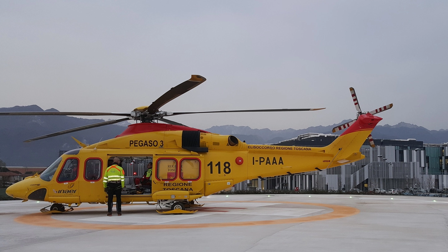 Pergaso, l’elicottero usato per trasportare l'uomo all’ospedale di Cisanello
