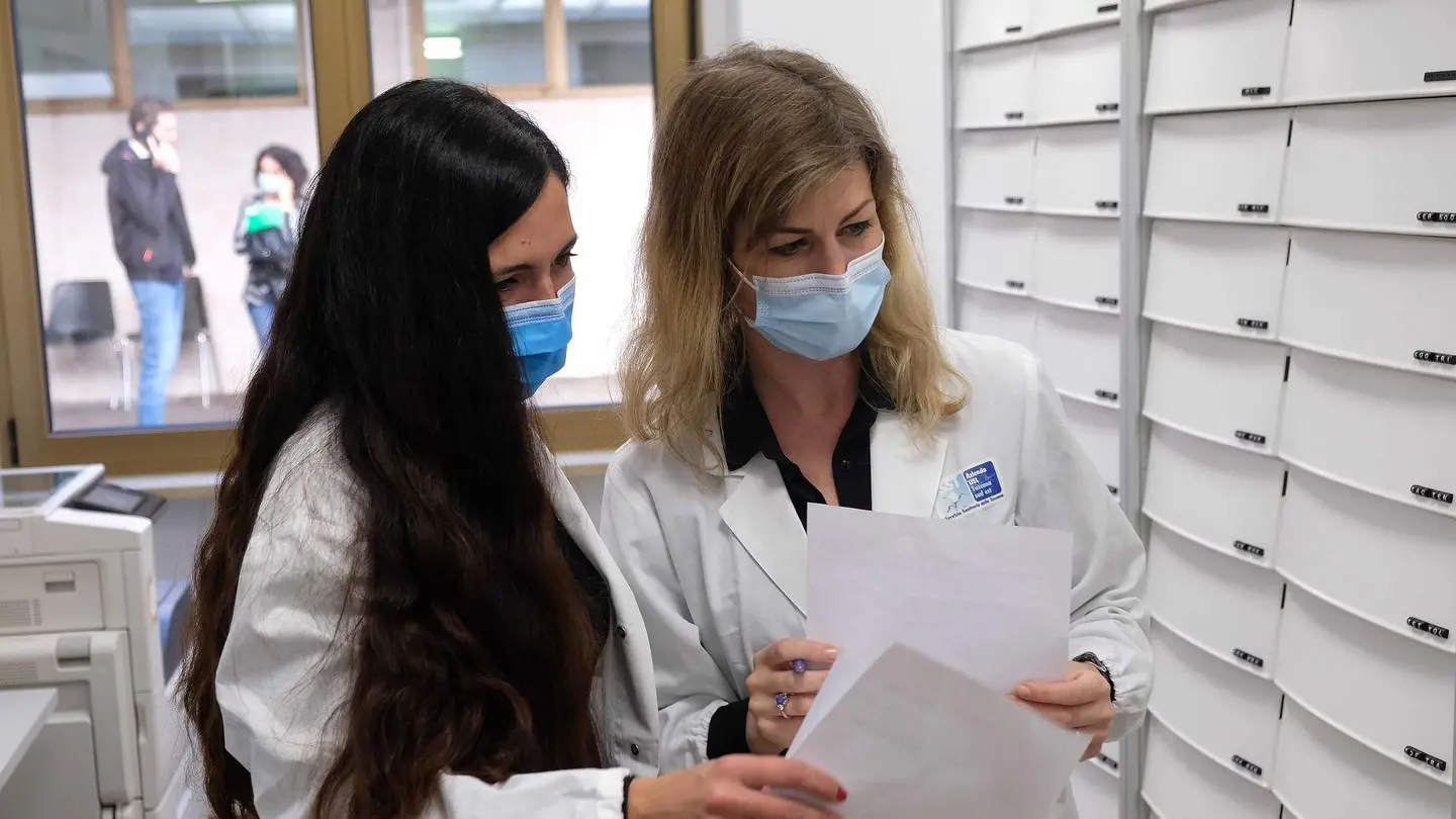 La Regione Toscana è a caccia di fondi da destinare alla sanità. E’ allo studio un ticket aggiuntivo sui farmaci:  si pensa di ricavare un tesoretto di 45 milioni di euro dalle fasce più abbienti della popolazione