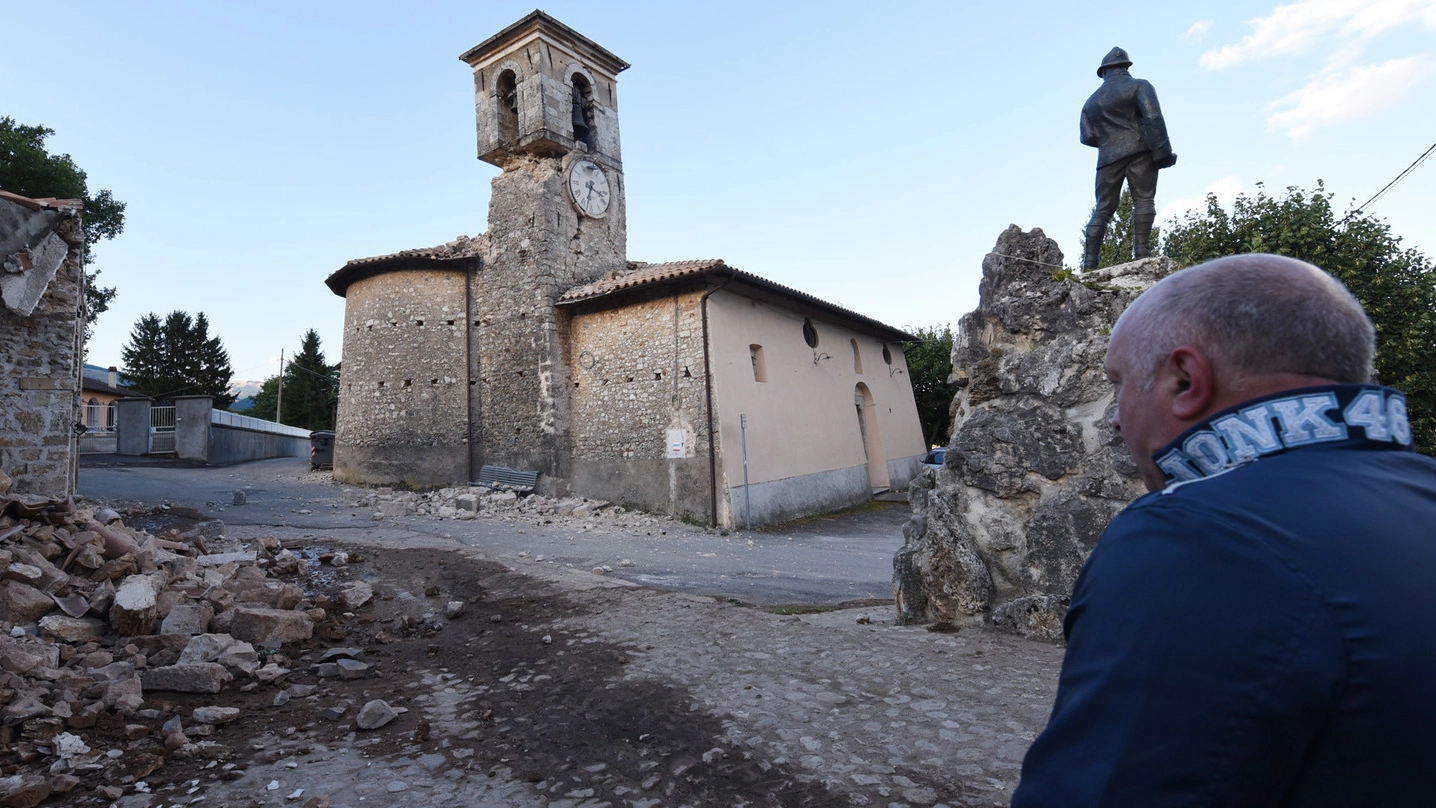 Il paese di San Pellegrino gravemente danneggiato (Foto Crocchioni)