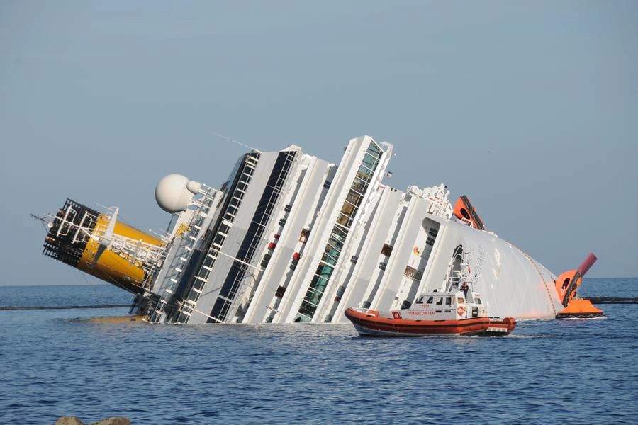 La Costa Concordia naufragata al Giglio 