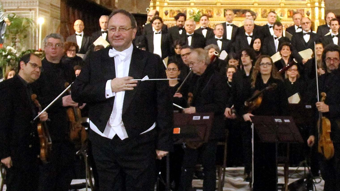 Il maestro Lanzetta durante il concerto in Santa Croce del 5 dicembre scorso