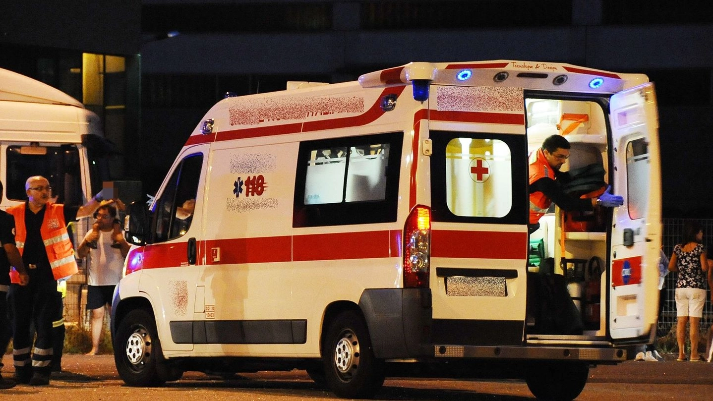 I soccorsi dell’ambulanza (Foto di repertorio Cusa)