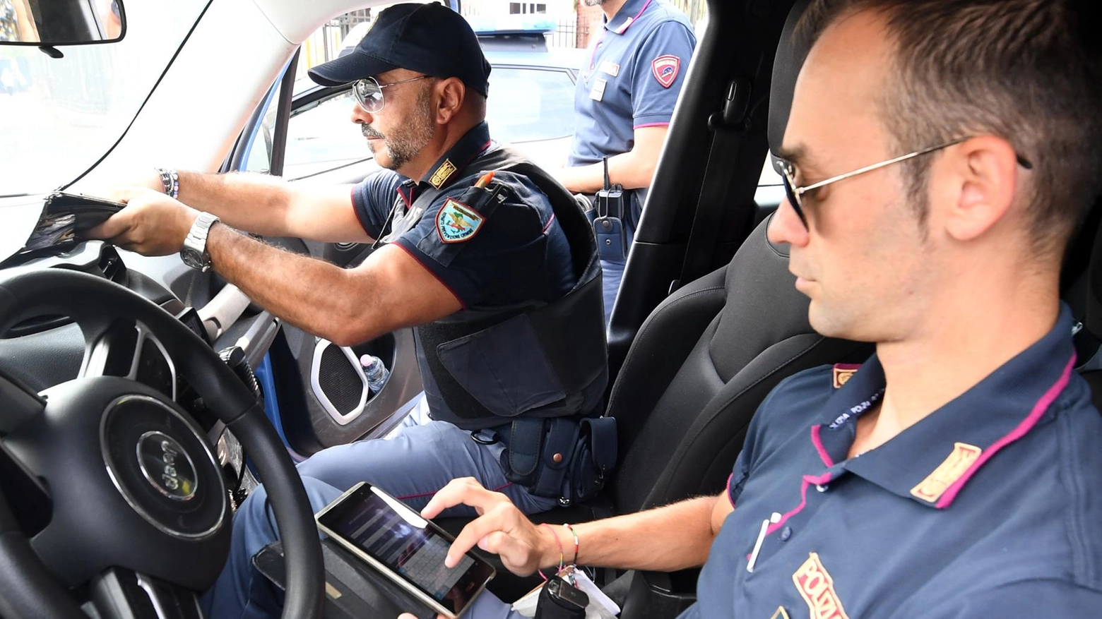 Primo colpo con l’acido Nuova tecnica per ladri Primo colpo con l’acido Nuova tecnica per ladri