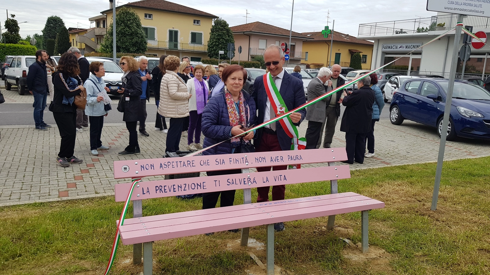 La mamma di Anna Lisa, Roberta Romani con il sindaco Andrea Taddei