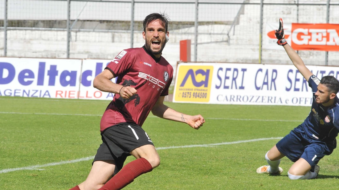 Arezzo-Macerata, un'azione del match (foto Tavanti)