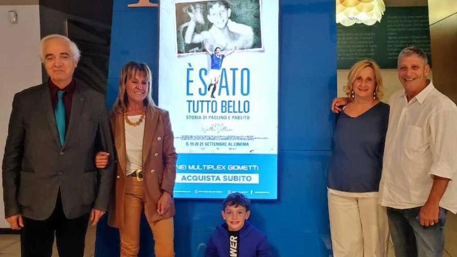 Il piccolo Leonardo Turco con Rossano Rossi e i cugini Roberto, Francesca e Antonella