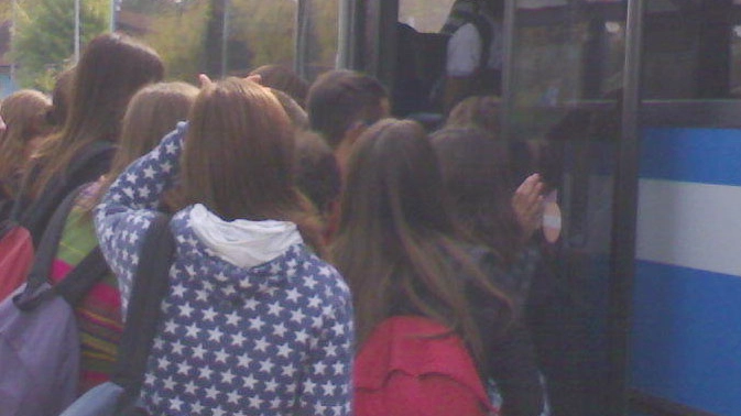 Un autobus pieno di studenti (foto repertorio)
