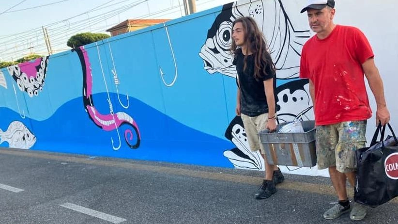 I murales che parlano  Dal liceo "Carducci"  nascono le audio-guide  delle opere di Binar10