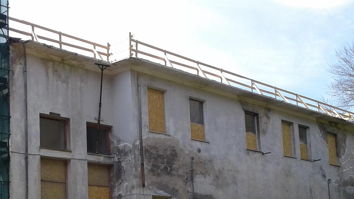 Croce Rossa, fumata nera. L’asta è andata deserta. I cittadini: "Compriamola"