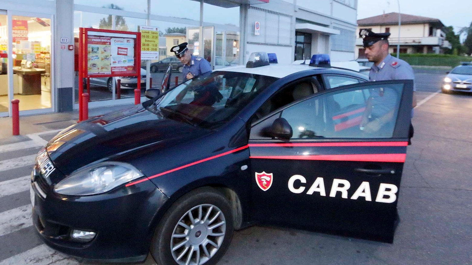 L'arresto eseguito dai carabinieri di Pontedera