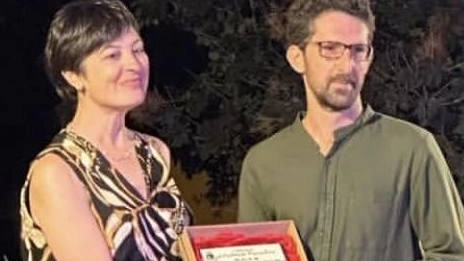 Marco Pagli vince la seconda edizione a Montelupo Fiorentino: racconti e premi per "Il Pane e le Rose"
Marco Pagli vince la seconda edizione a Montelupo Fiorentino: racconti e premi per "Il Pane e le Rose"
