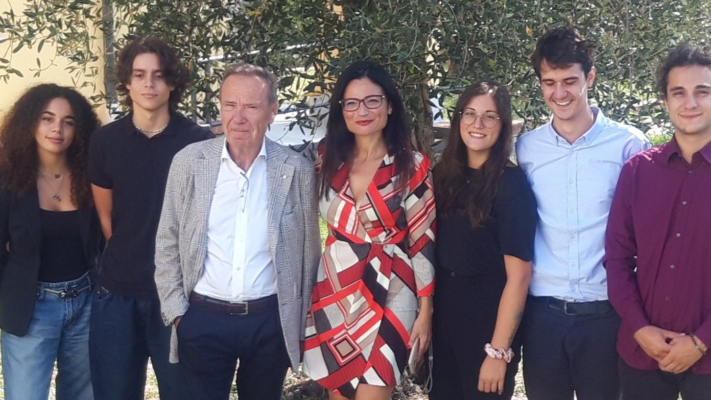 Gli studenti autori del progetto Gli studenti autori del progetto