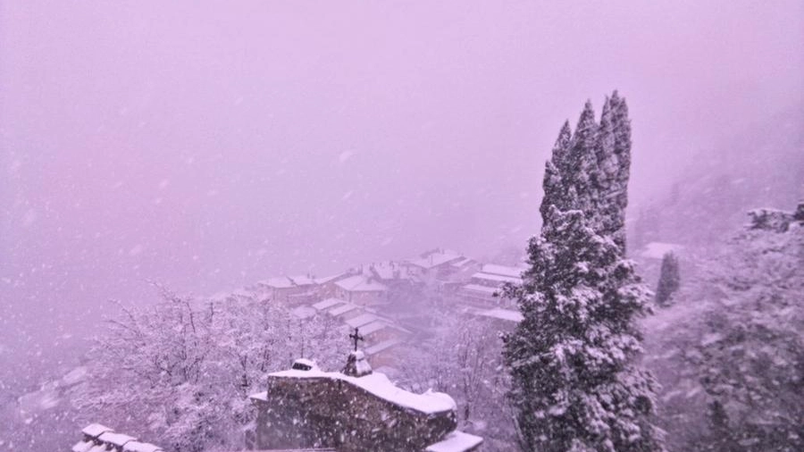 La neve a Migliana (foto da valbisenziometeo.it)