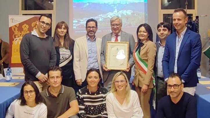 Un riconoscimento speciale. Marcello Bertocchini riceve la cittadinanza onoraria Un riconoscimento speciale. Marcello Bertocchini riceve la cittadinanza onoraria