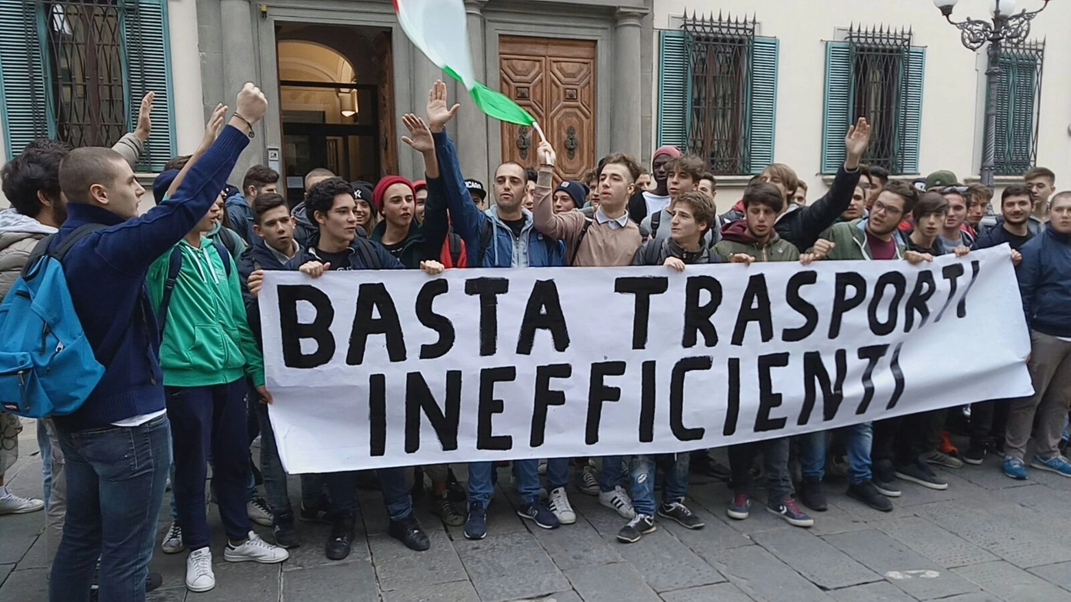 La protesta degli studenti pistoiesi (foto Quartieri)