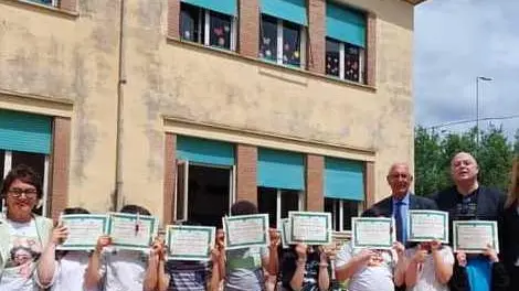 I servizi per bambini e ragazzi Colonie e Centri estivi al via Contributi per le famiglie I servizi per bambini e ragazzi Colonie e Centri estivi al via Contributi per le famiglie
