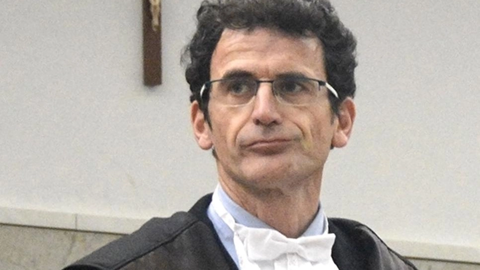 Stalking, tre ragazzini alla sbarra: hanno bullizzato un compagno Stalking, tre ragazzini alla sbarra: hanno bullizzato un compagno