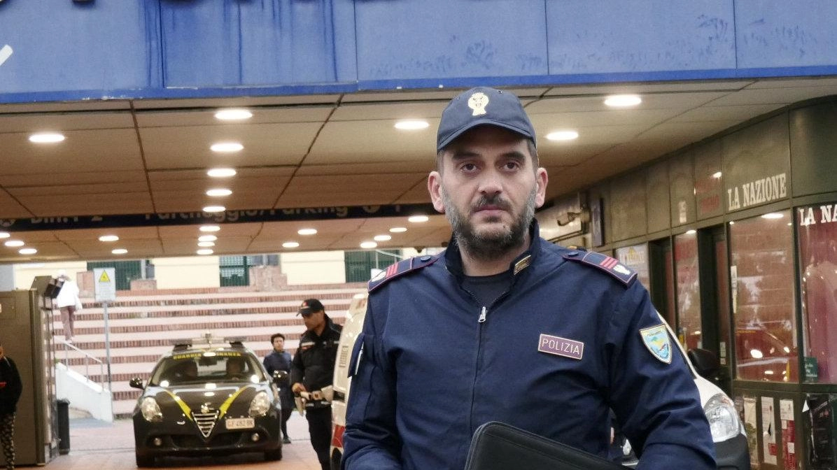 Aggredito di sera in pieno centro: "Ubriaco mi ha rubato la collana"
