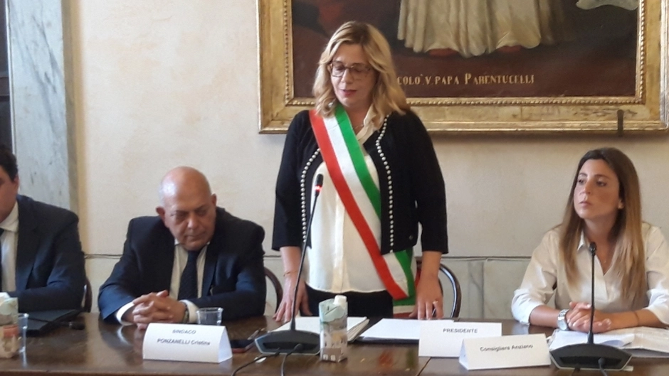 Il giuramento della sindaca Cristina Ponzanelli Il giuramento della sindaca Cristina Ponzanelli