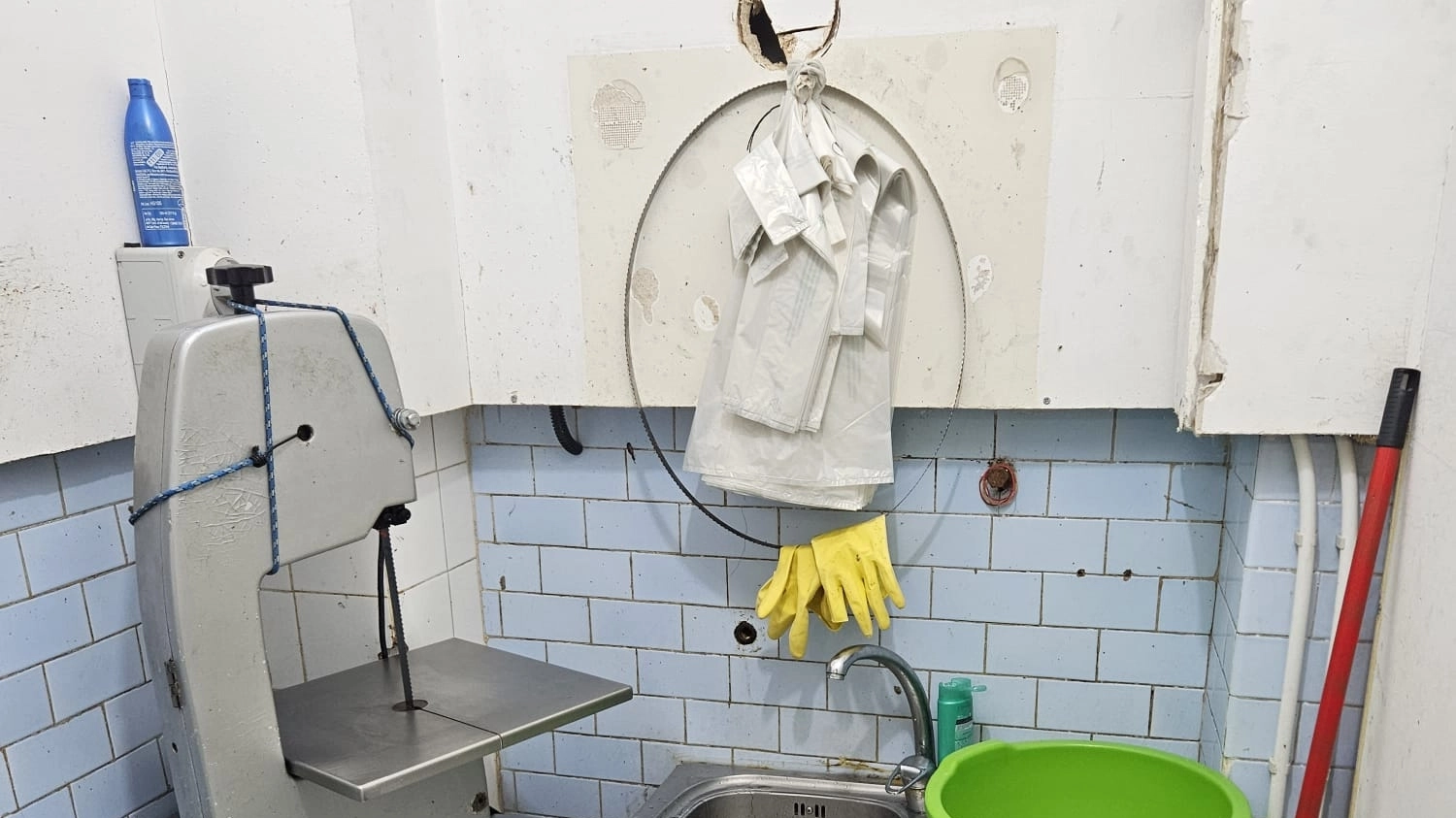 I locali della macelleria abusiva I locali della macelleria abusiva