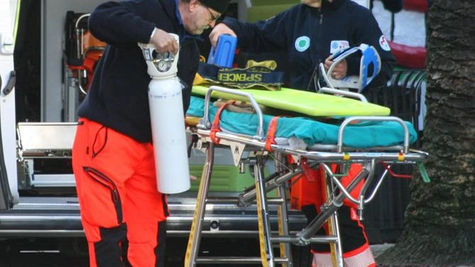 

Morte a Volterra: uomo cade in un tombino mentre svuota una fogna
