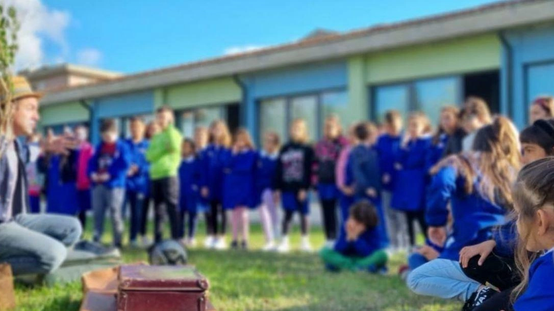 Bosco didattico firmato Unicoop nel giardino della scuola "Ciari" Bosco didattico firmato Unicoop nel giardino della scuola "Ciari"