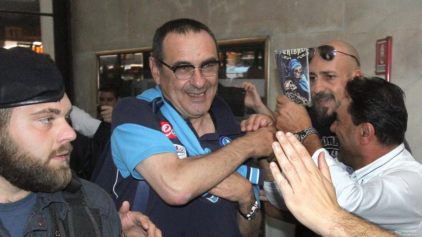 Il tecnico del Napoli Maurizio Sarri all'arrivo a Firenze (New Press Photo)