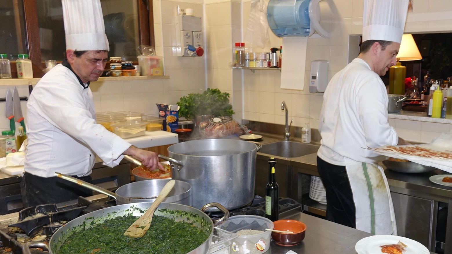 L’oblio della cucina tradizionale Le mode e la Tv uccidono i gusti E pure una risorsa dell’economia L’oblio della cucina tradizionale Le mode e la Tv uccidono i gusti E pure una risorsa dell’economia