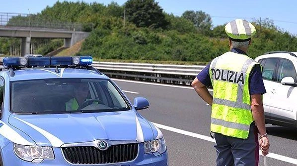 Agenti a presidio delle strade: contro la guida in stato di ebbrezza Agenti a presidio delle strade: contro la guida in stato di ebbrezza