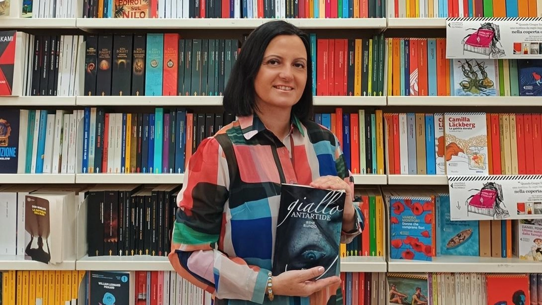 ‘Giallo Antartide’ L’ultimo romanzo di Irene Blundo ‘Giallo Antartide’ L’ultimo romanzo di Irene Blundo