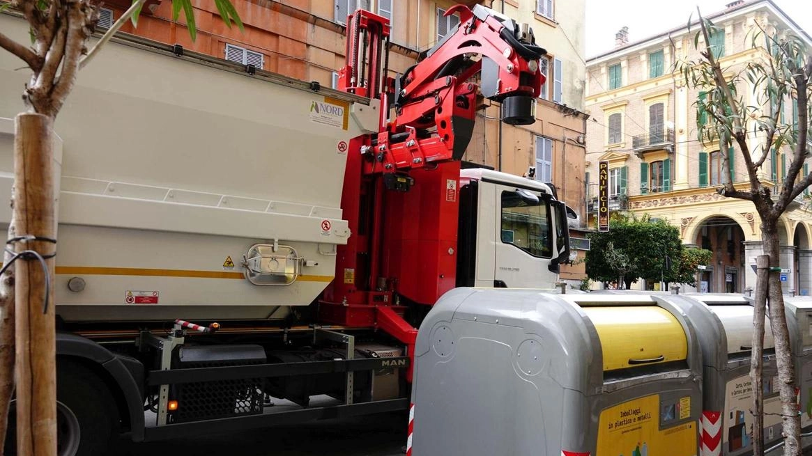 Rifiuti, guerra in tribunale. Il Comune batte Iren: "La revoca fu legittima"
