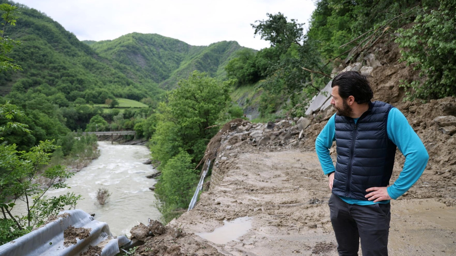 Eventi climatici estremi Più frequenti e devastanti Eventi climatici estremi Più frequenti e devastanti