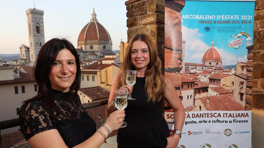 Il brindisi inaugurale di Toscana Arcobaleno d'Estate (New Press Photo)