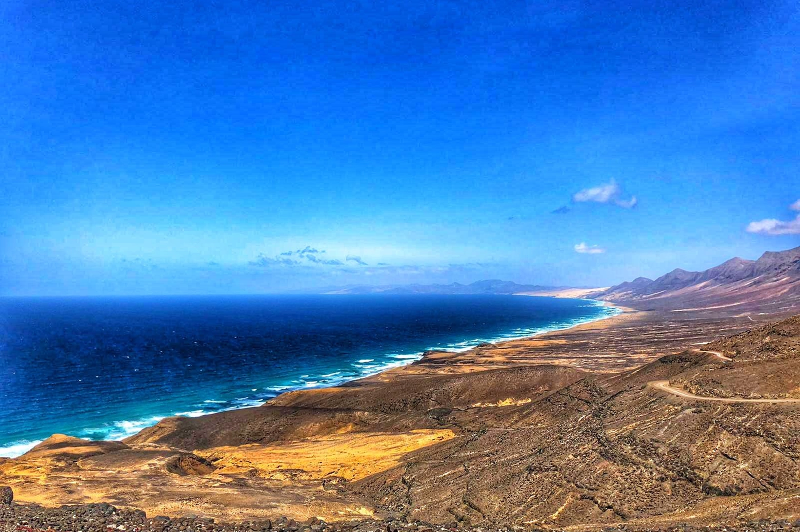 La leggendaria spiaggia di Cofete, lunga chilometri, nel sud di Fuerteventura