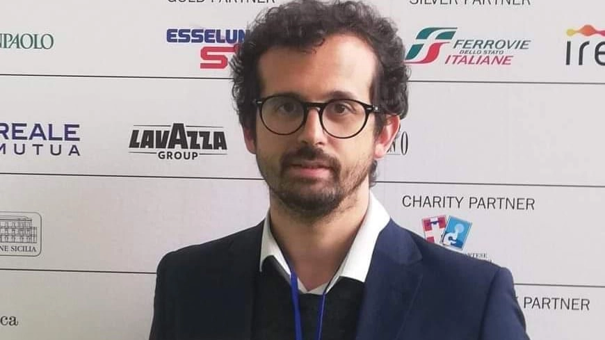 Ambasciatore di storia e tradizioni Antonini portabandiera del Comune "Ora un progetto legato all’Arno" Ambasciatore di storia e tradizioni Antonini portabandiera del Comune "Ora un progetto legato all’Arno"