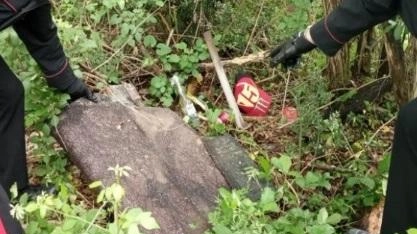Cerbaie, stretta sui pusher. Spunta un chilo di droga. Nuovi sequestri nel bosco Cerbaie, stretta sui pusher. Spunta un chilo di droga. Nuovi sequestri nel bosco