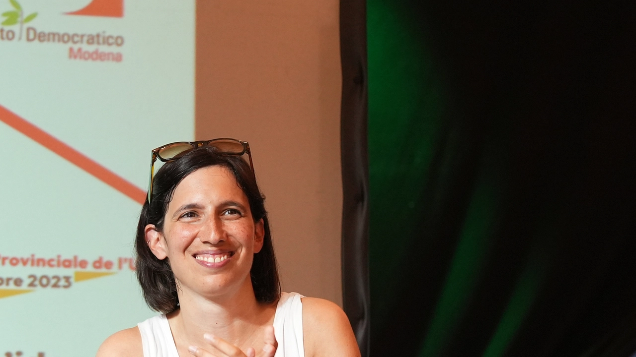 Elly Schlein al Caffè della Versiliana