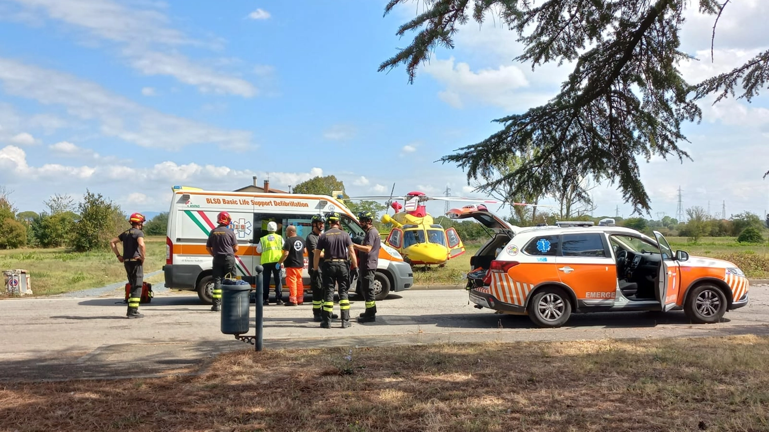 I soccorsi sono intervenuti per salvare il bambino caduto dalla finestra I soccorsi sono intervenuti per salvare il bambino caduto dalla finestra