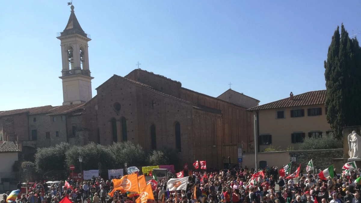 La sinistra in piazza a Prato