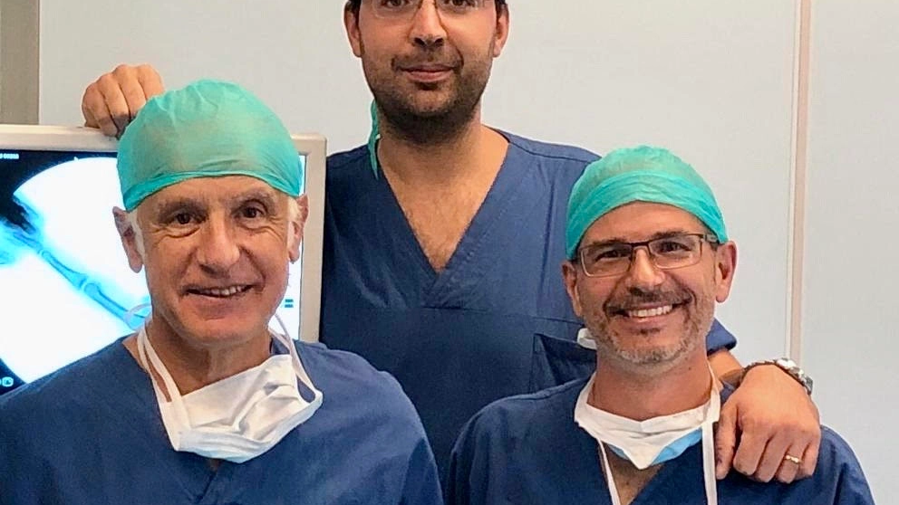 L'equipe di Chirurgia della mano diretta da Antonio Azzarà