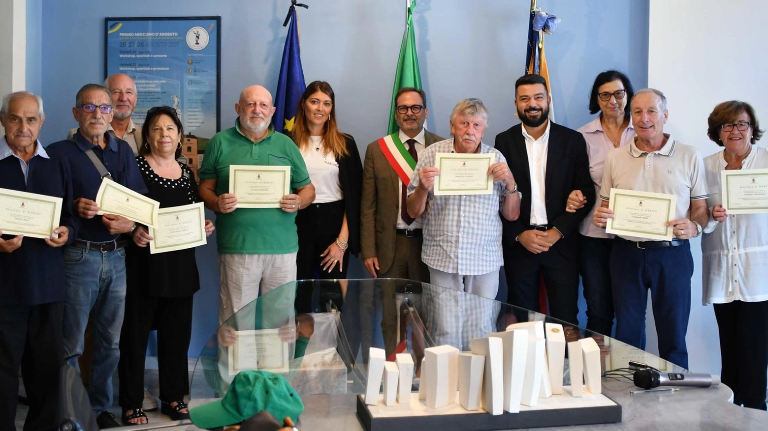 Premio ai ’nonni civici’. Un servizio prezioso davanti alle scuole