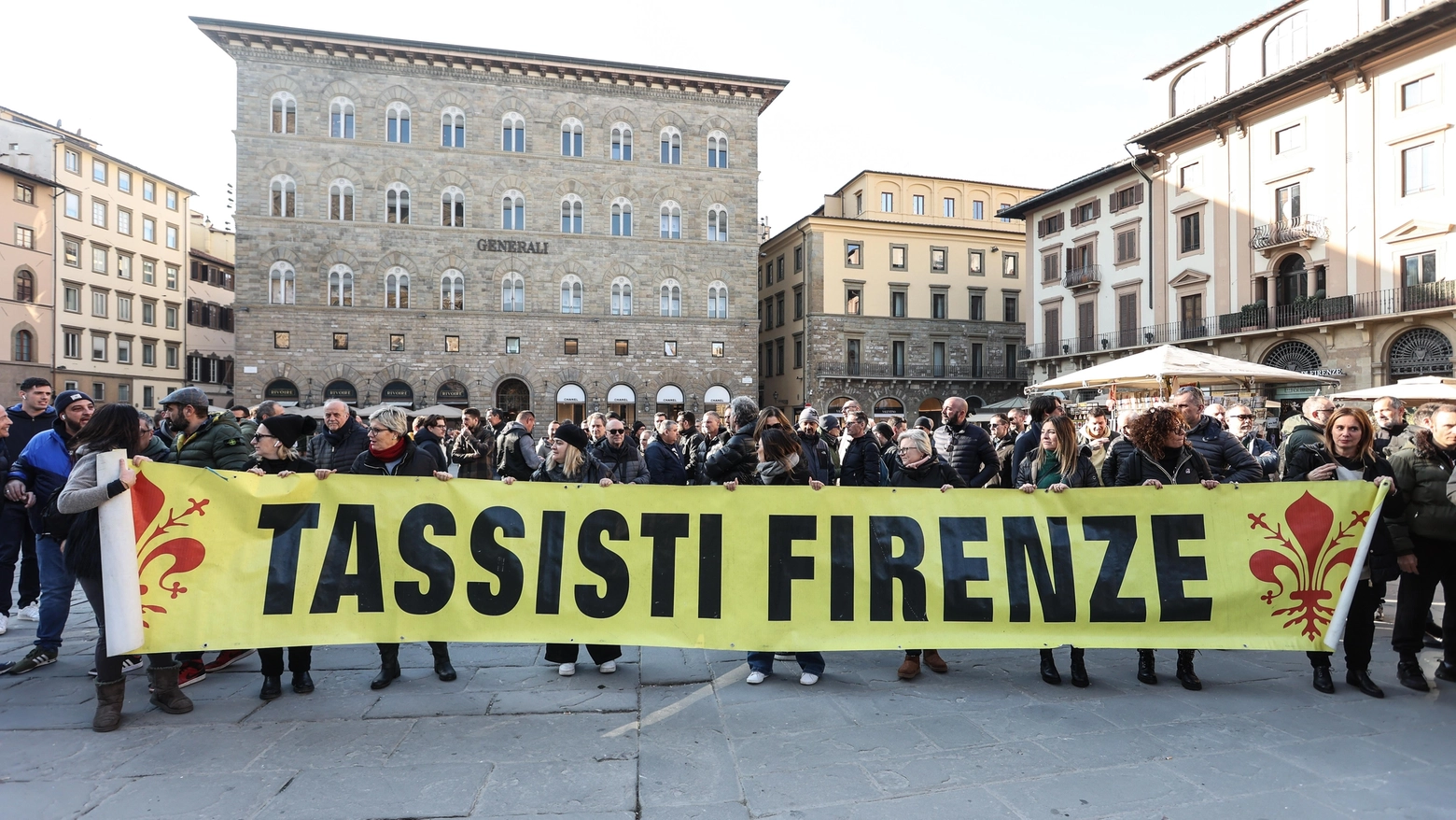 La protesta dei tassisti a Firenze (foto NewPressPhoto)